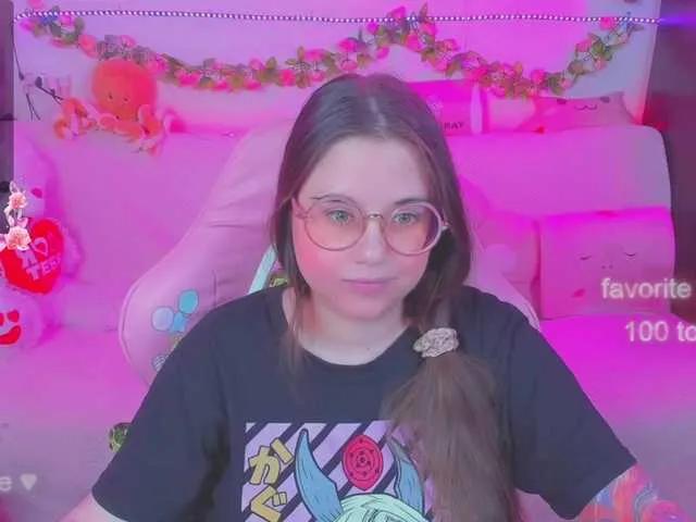 LittleKitsune on BongaCams 