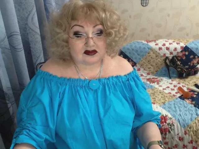 Offline livingnextdoor on BongaCams