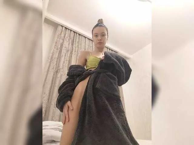 Offline Lola3000 on BongaCams