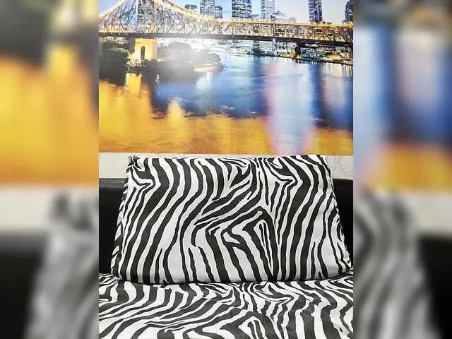 Freechat Lona-S on BongaCams