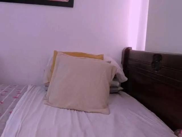 Freechat Lucypalmax on BongaCams