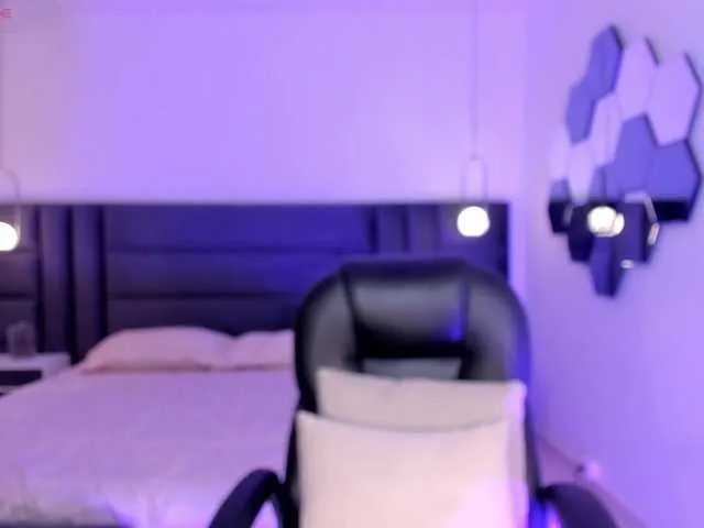 Freechat MaddyOwens on BongaCams