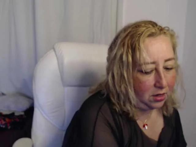 Mature2025 on BongaCams