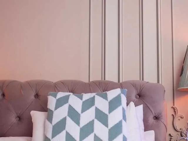 BongaCams MayaVixxen is Freechat MayaVixxen — A man that knows how to treat a lady!