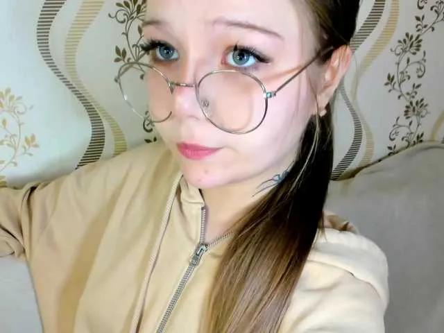 Freechat MelMooon on BongaCams