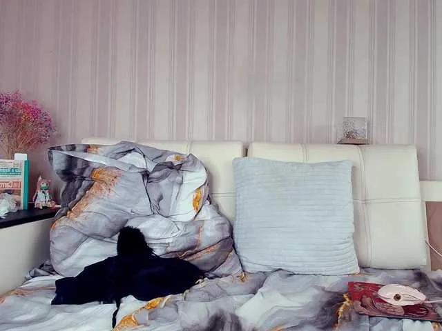 Offline MeowRoslavaa on BongaCams