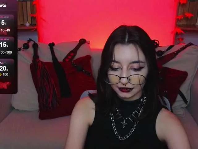 Freechat MistressMarcelline on BongaCams