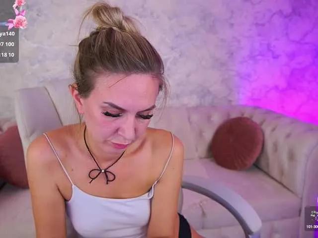 Offline MollyWild on BongaCams