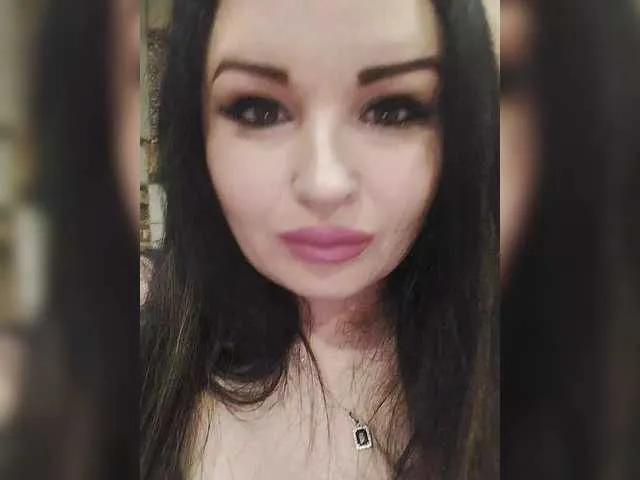 Offline Monica- on BongaCams