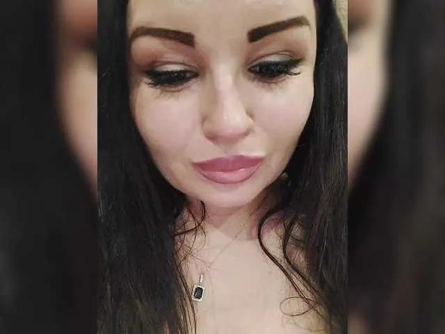 Offline Monica- on BongaCams