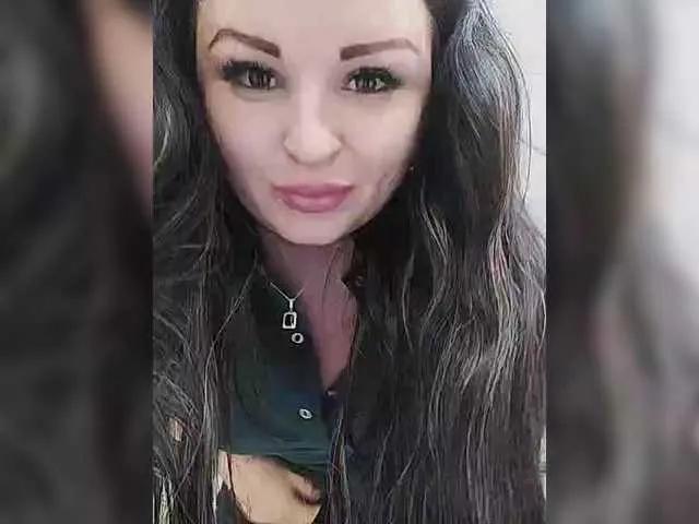 Offline Monica- on BongaCams