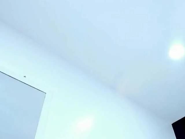 Offline moxa-hot on BongaCams