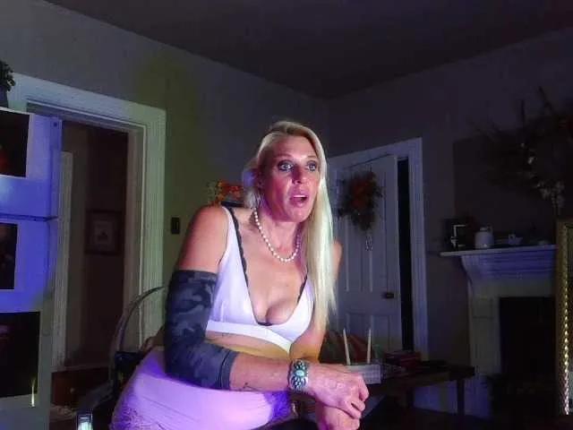 Offline mylfGlama on BongaCams