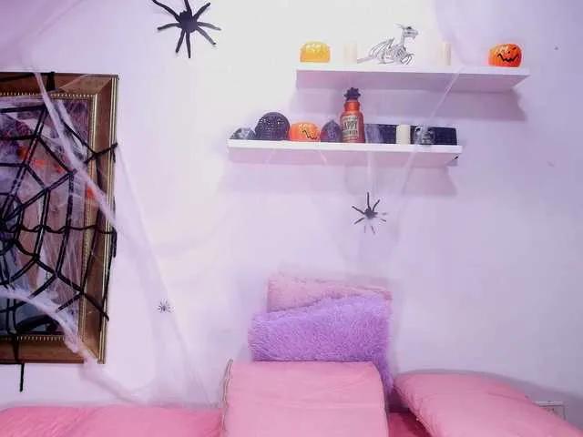 naia-blesed on BongaCams 