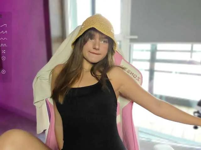 Offline Naomimif on BongaCams