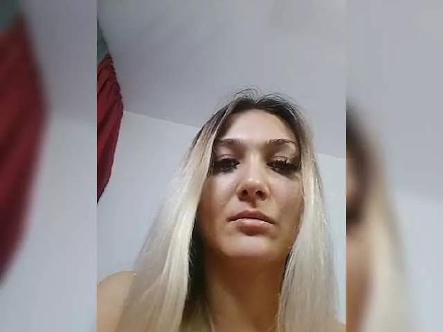 NicoleLegh on BongaCams