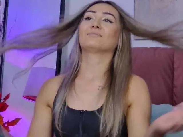 NicoleLegh on BongaCams