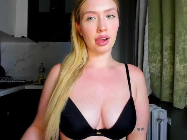 Offline NicoleRicci on BongaCams