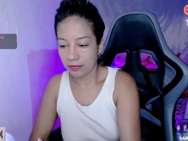 ninatinydoll on BongaCams