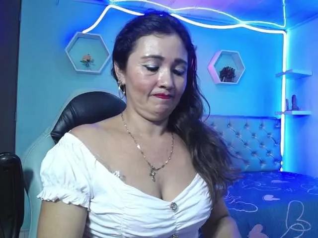 Freechat noelia-milf19 on BongaCams