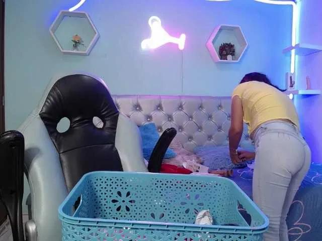 Freechat noelia-milf19 on BongaCams