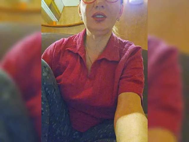 Offline Pink-Lips on BongaCams