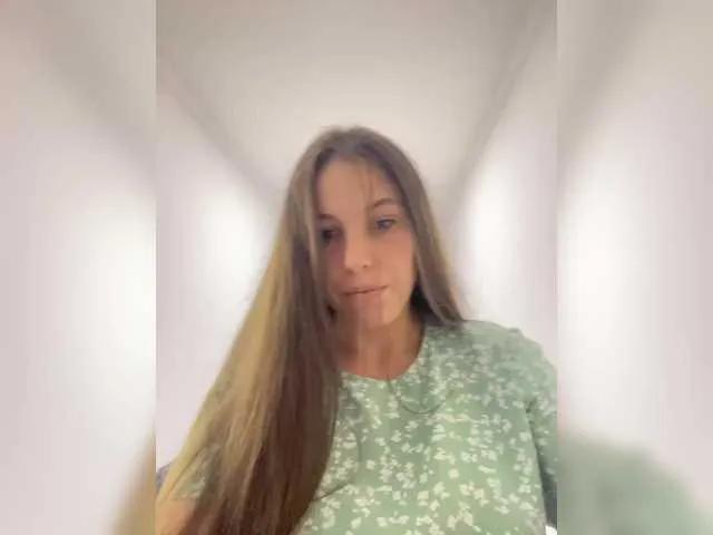 Offline Potifays on BongaCams