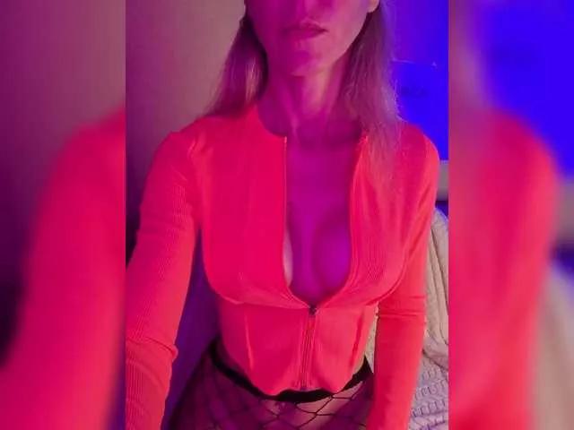 Offline Pussechka on BongaCams