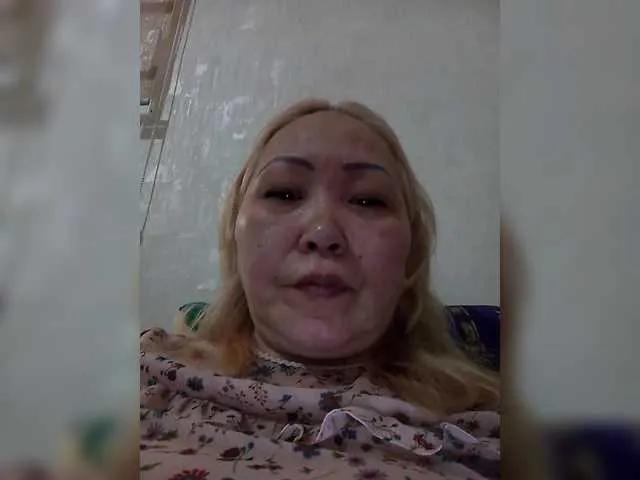 Offline Qweentis on BongaCams