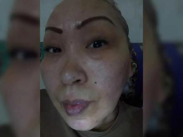 Offline Qweentis on BongaCams