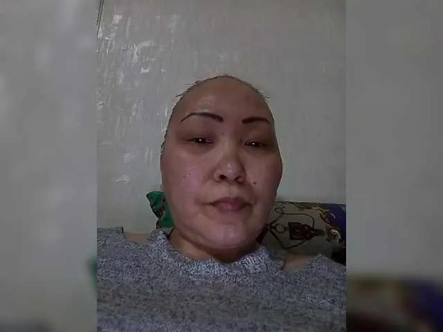 Offline Qweentis on BongaCams