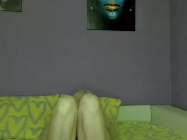 Saragrend1 on BongaCams 
