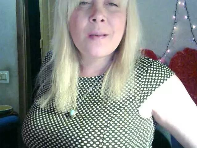 Offline Savan35na on BongaCams