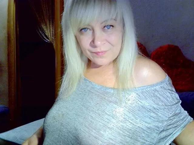 Offline Savan35na on BongaCams