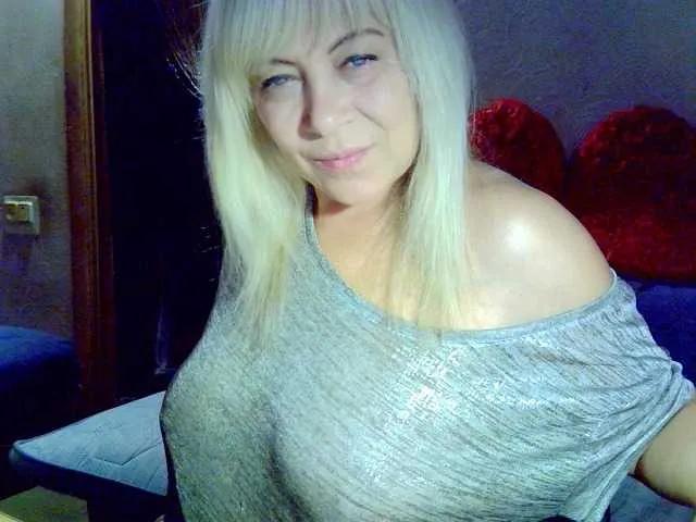 Offline Savan35na on BongaCams