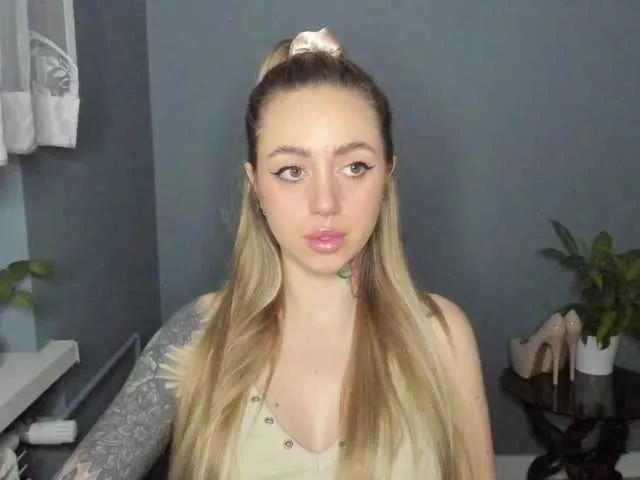 SEXYcoralie on BongaCams