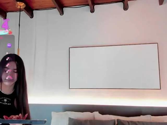 Freechat SolAvelar on BongaCams