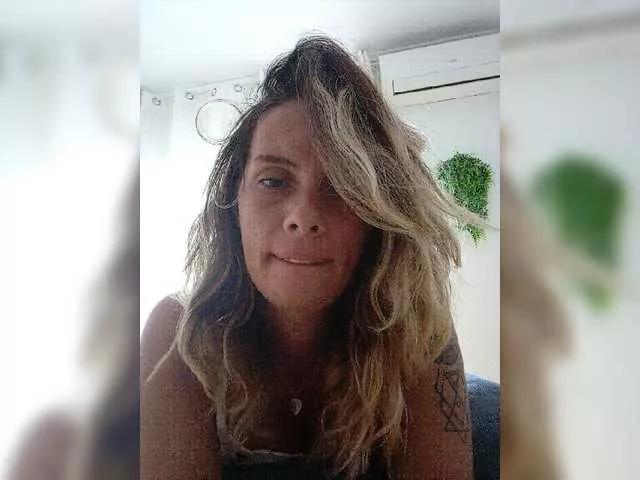 SweetLilLulu on BongaCams 