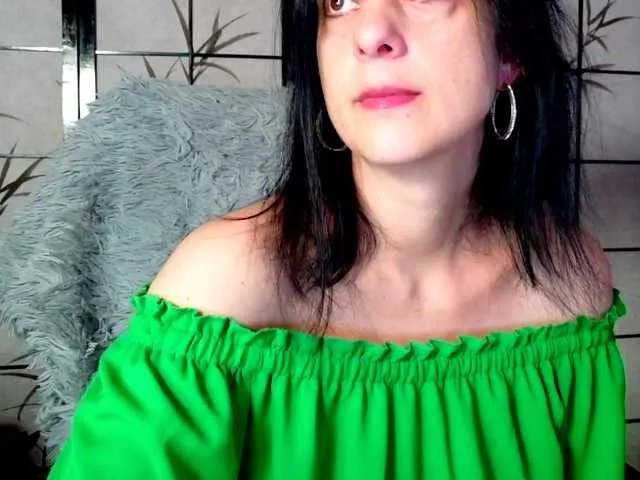 SweetLongLips on BongaCams 