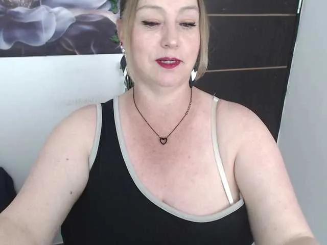 sweetsalo on BongaCams 