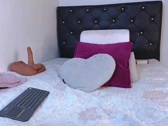 BongaCams Tatiana-Blare is Freechat Tatiana-Blare — me exita un hombre inteligente, un hombre con fantasias, un hombre caliente que me desee siempre, que le guste mi cuerpo y mi forma de ver el sexo, me exita bastante un hombre que huela delicioso, me encanta la pasion mientras hago el amor con una...