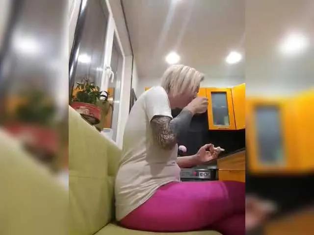 BongaCams TilyTily is Freechat TilyTily — Cunnilingus, masturbation, cocks, cum, squirting, fetishes