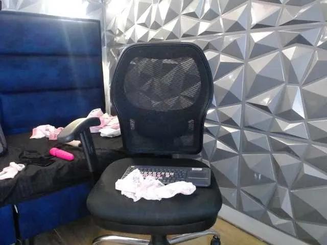 Offline vanessa-7- on BongaCams