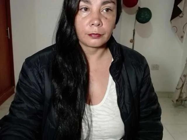 Freechat vivian-milf-paint on BongaCams