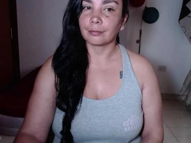 Freechat vivian-milf-paint on BongaCams