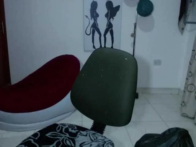 Freechat vivian-milf-paint on BongaCams