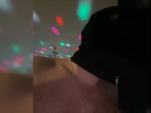 Freechat XXXklsdf on BongaCams