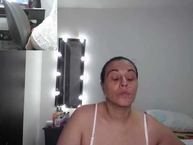 Freechat zoedoll on BongaCams