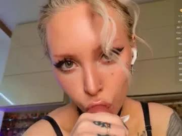 Freechat 2badforyou on Chaturbate