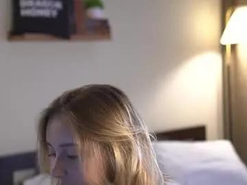 2girls_1dream on Chaturbate